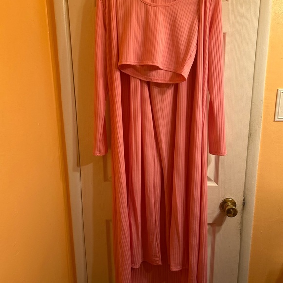 3 piece pantsuit with floor length duster - Picture 4 of 7